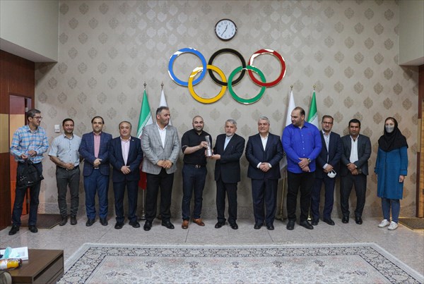 گزارش تصویری تقدیر رئیس کمیته ملی المپیک از حسین وفایی